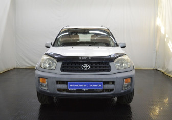 Подержанный автомобиль Toyota RAV4 2001 года (2 фото)