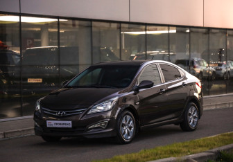 Подержанный автомобиль Hyundai Solaris Sedan 2014 года (3 фото)