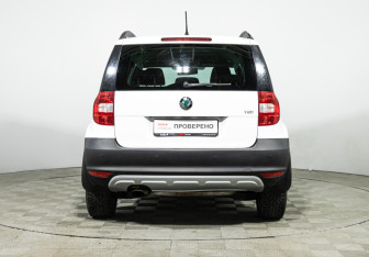Подержанный автомобиль Skoda Yeti 2013 года (6 фото)