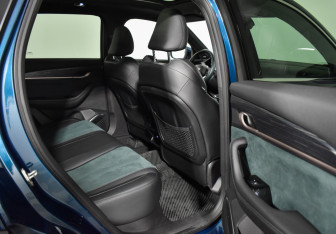 Подержанный автомобиль Geely Monjaro 2024 года (12 фото)