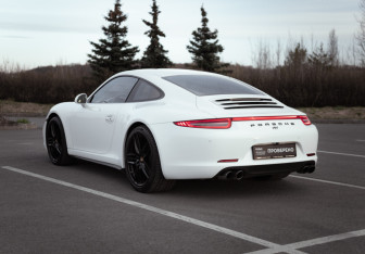 Подержанный автомобиль Porsche 911 Coupe 2013 года (22 фото)