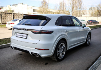 Подержанный автомобиль Porsche Cayenne 2018 года (4 фото)