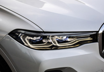 Подержанный автомобиль BMW X7 2021 года (12 фото)
