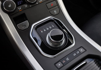 Подержанный автомобиль Land Rover Range Rover Evoque 2014 года (26 фото)