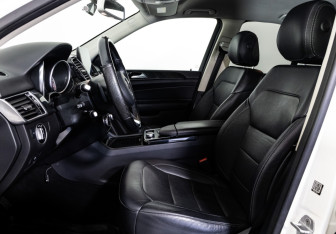 Подержанный автомобиль Mercedes-Benz GLE 2016 года (25 фото)