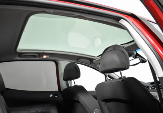 Подержанный автомобиль Peugeot 308 Hatchback 2009 года (18 фото)