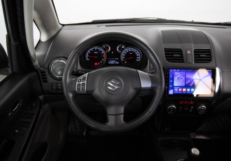 Подержанный автомобиль Suzuki SX4 Hatchback 2011 года (10 фото)