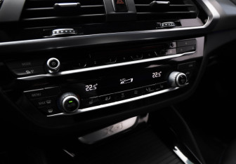 Подержанный автомобиль BMW X4 2019 года (17 фото)