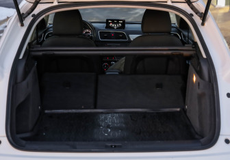 Подержанный автомобиль Audi Q3 2016 года (31 фото)