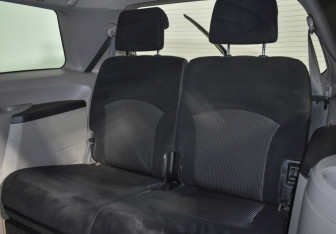 Подержанный автомобиль Mitsubishi Grandis 2008 года (12 фото)
