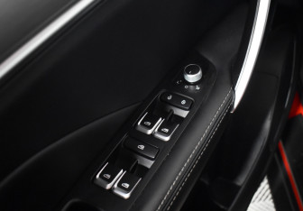 Подержанный автомобиль Geely Coolray 2023 года (10 фото)
