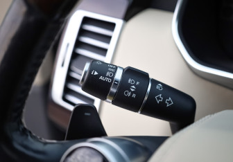 Подержанный автомобиль Land Rover Range Rover 2018 года (20 фото)