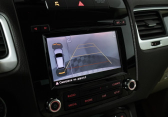 Подержанный автомобиль Volkswagen Touareg 2012 года (17 фото)