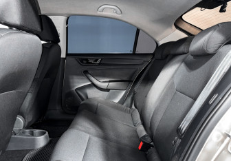 Подержанный автомобиль Skoda Rapid Liftback 2019 года (12 фото)