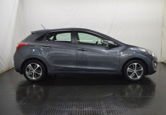 Подержанный автомобиль Hyundai i30 Hatchback 2016 года (4 фото)