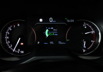 Подержанный автомобиль Toyota RAV4 2021 года (12 фото)
