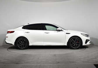 Подержанный автомобиль Kia Optima Sedan 2019 года (4 фото)