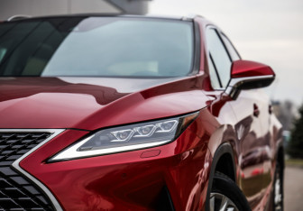 Подержанный автомобиль Lexus RX 2021 года (2 фото)