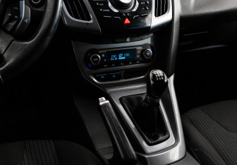 Подержанный автомобиль Ford Focus Wagon 2012 года (12 фото)