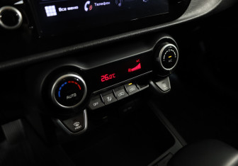 Подержанный автомобиль Kia Rio Hatchback 2021 года (19 фото)