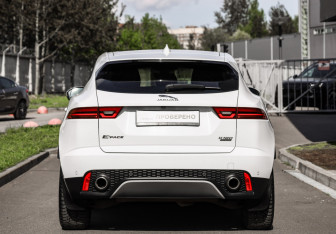Подержанный автомобиль Jaguar E-Pace 2018 года (7 фото)