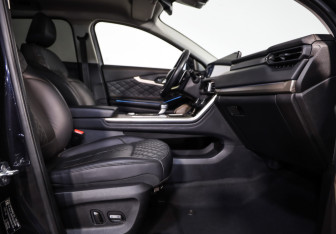 Подержанный автомобиль Exeed TXL 2022 года (25 фото)