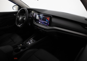 Подержанный автомобиль Skoda Octavia Liftback 2023 года (19 фото)