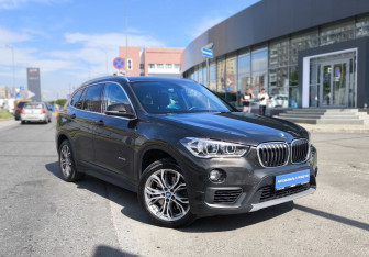 Подержанный автомобиль BMW X1 2017 года (3 фото)