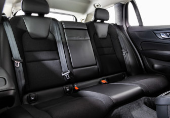 Подержанный автомобиль Volvo V60 Cross Country 2020 года (25 фото)