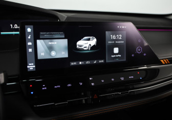 Подержанный автомобиль Changan UNI-K 2023 года (13 фото)