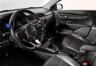 Подержанный автомобиль Kia Rio Hatchback 2018 года (9 фото)