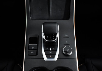 Подержанный автомобиль Omoda C5 2023 года (19 фото)