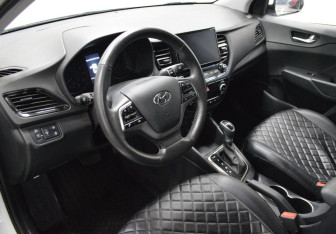 Подержанный автомобиль Hyundai Solaris Sedan 2022 года (10 фото)