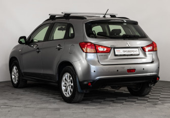 Подержанный автомобиль Mitsubishi ASX 2014 года (7 фото)