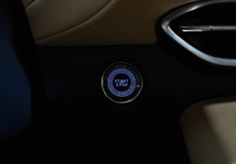 Подержанный автомобиль Voyah Free 2023 года (17 фото)