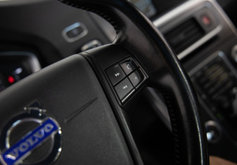 Подержанный автомобиль Volvo S60 2014 года (18 фото)