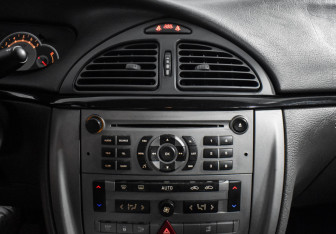 Подержанный автомобиль Citroen C5 Liftback 2006 года (19 фото)