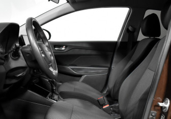 Подержанный автомобиль Hyundai Solaris Sedan 2021 года (10 фото)