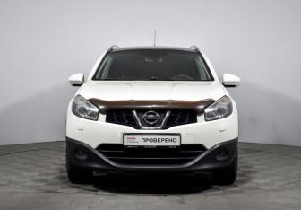Подержанный автомобиль Nissan Qashqai+2 2013 года (2 фото)