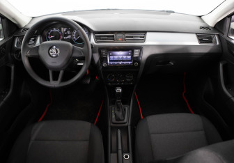 Подержанный автомобиль Skoda Rapid Liftback 2019 года (9 фото)