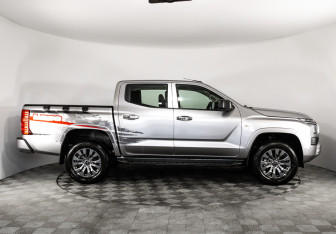 Новый Mitsubishi L200 2024 (6 фото)