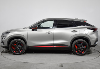 Подержанный автомобиль Omoda C5 2023 года (8 фото)