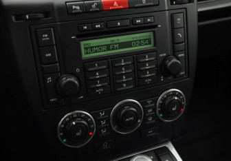 Подержанный автомобиль Land Rover Freelander 2012 года (15 фото)