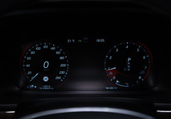 Подержанный автомобиль Volvo S90 2018 года (31 фото)