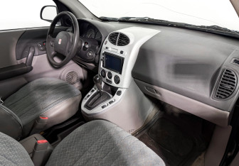 Подержанный автомобиль Saturn VUE 2003 года (12 фото)