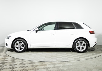 Подержанный автомобиль Audi A3 Hatchback 2016 года (8 фото)