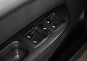 Подержанный автомобиль Skoda Octavia Liftback 2012 года (19 фото)
