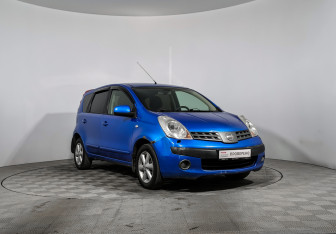 Подержанный автомобиль Nissan Note 2007 года (3 фото)