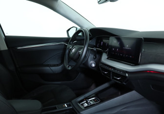 Подержанный автомобиль Skoda Octavia Liftback 2022 года (11 фото)