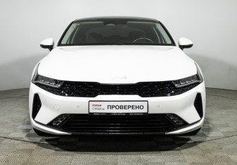 Подержанный автомобиль Kia K5 2022 года (2 фото)